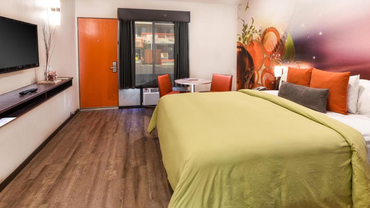 The Tangerine - A Burbank Hotel Exterior photo